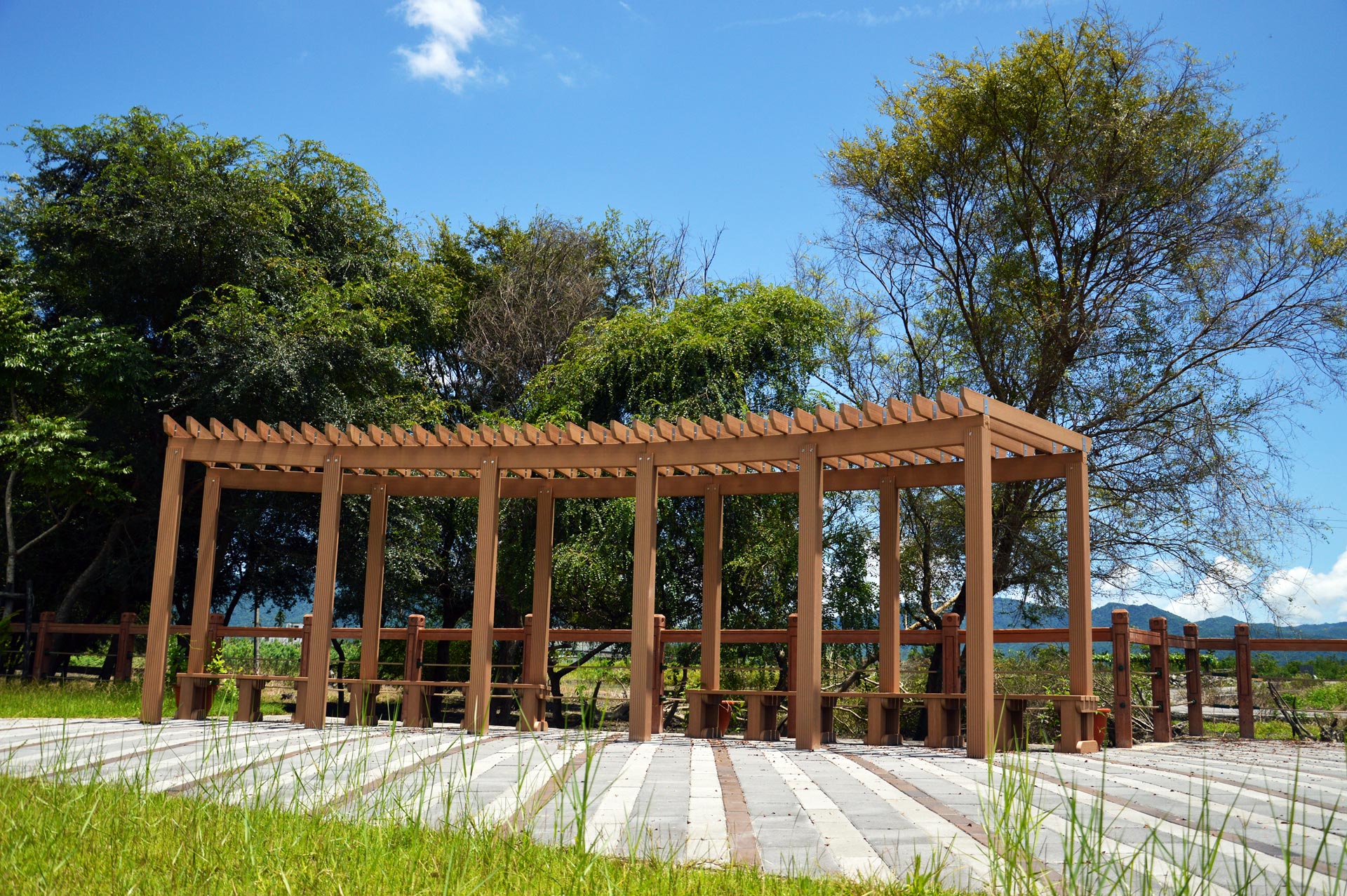 花架-Flower Trellis-涼亭-Pavilion-Pergola-木作椅-Bench-Seat│氶鋒建材│Doozer Wood│WPC│優美木│塑膠木│環塑木│環保木│合成木│環保塑木│塑膠仿木│環保塑合木│木塑複合材料│綠建材