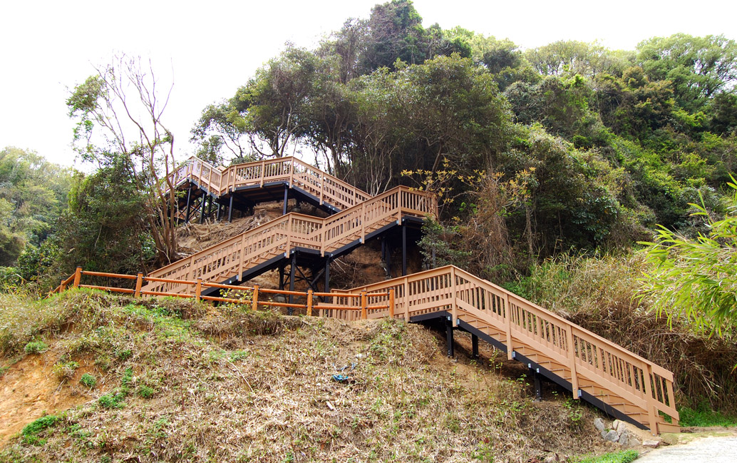 步道-棧道-Boardwalk-日本(兵庫県)-石の寝屋公園│氶鋒建材│Doozer Wood│WPC│優美木│塑膠木│環塑木│環保木│合成木│環保塑木│塑膠仿木│環保塑合木│木塑複合材料│綠建材