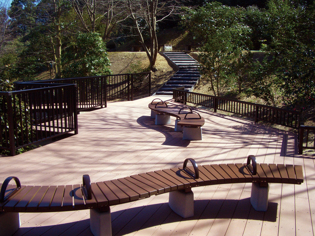 平台-Composite Decking-日本(愛媛県)-松山総合公園│氶鋒建材│Doozer Wood│WPC│優美木│塑膠木│環塑木│環保木│合成木│環保塑木│塑膠仿木│環保塑合木│木塑複合材料│綠建材