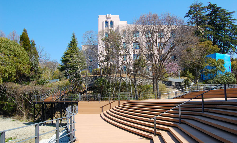 階梯-Stairs Flight-日本(大阪府)-大阪大学│氶鋒建材│Doozer Wood│WPC│優美木│塑膠木│環塑木│環保木│合成木│環保塑木│塑膠仿木│環保塑合木│木塑複合材料│綠建材